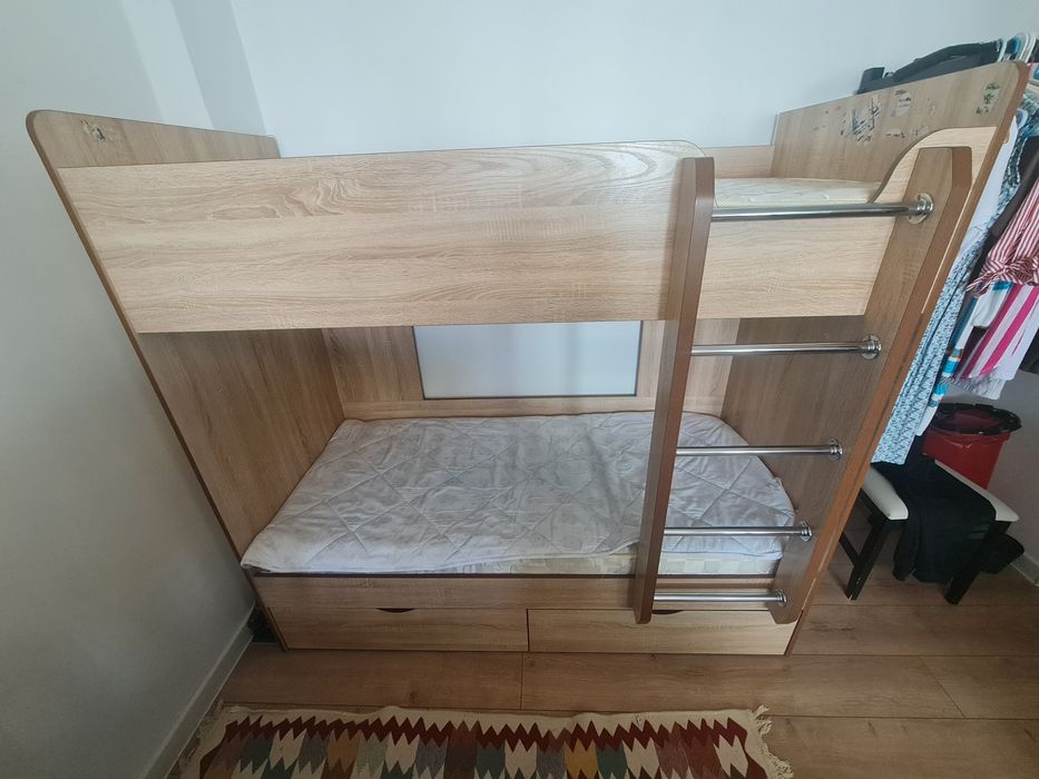 Двухъярусная кровать