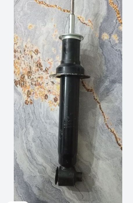 Продам заднийю стойку на БМW e34
