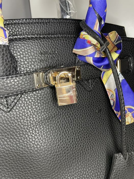 Дамска кожена чанта в черен цвят