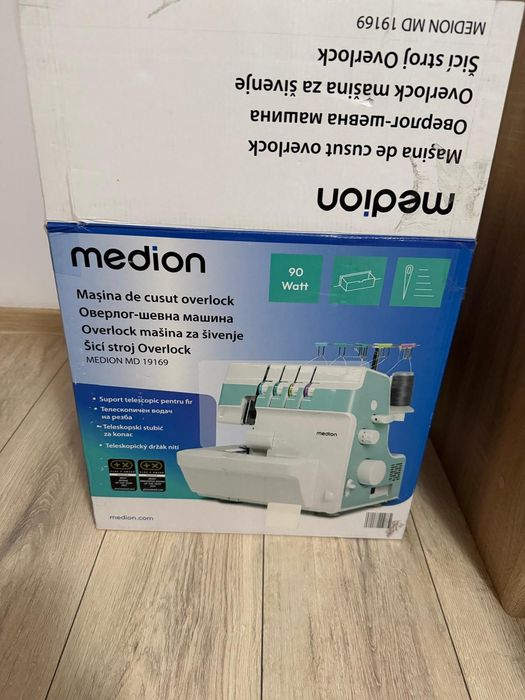 Vând mașină de cusut Overlock Medion