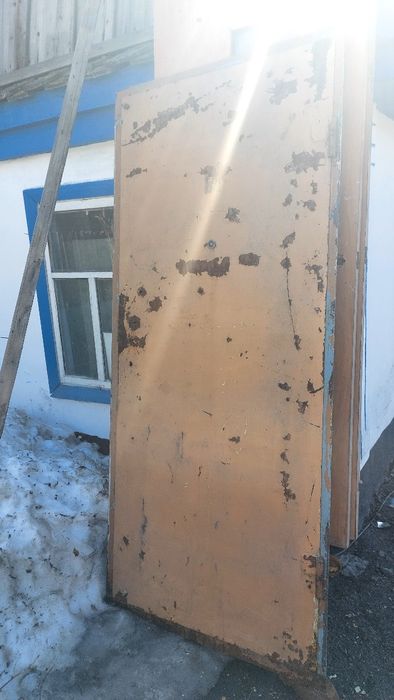 Продам дверь металлическую б/у