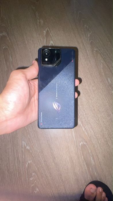ASUS ROG Phone 8