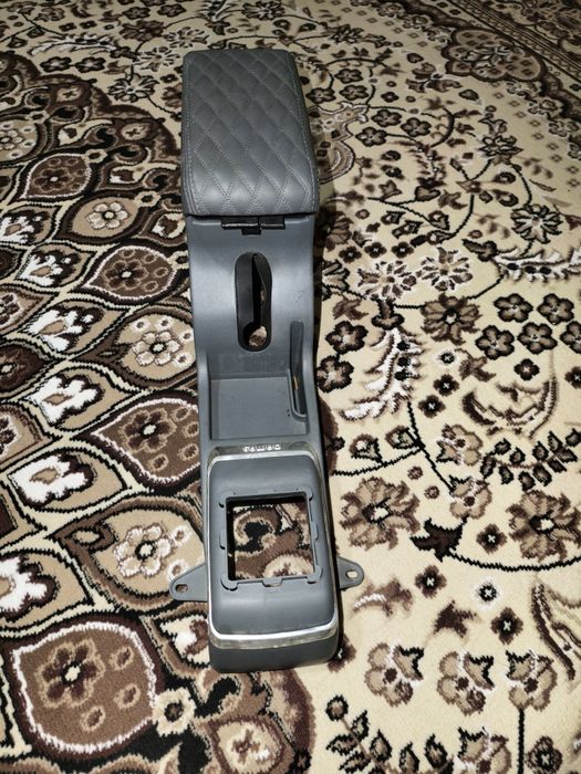 Damas uchun bar, подлокотник дамас