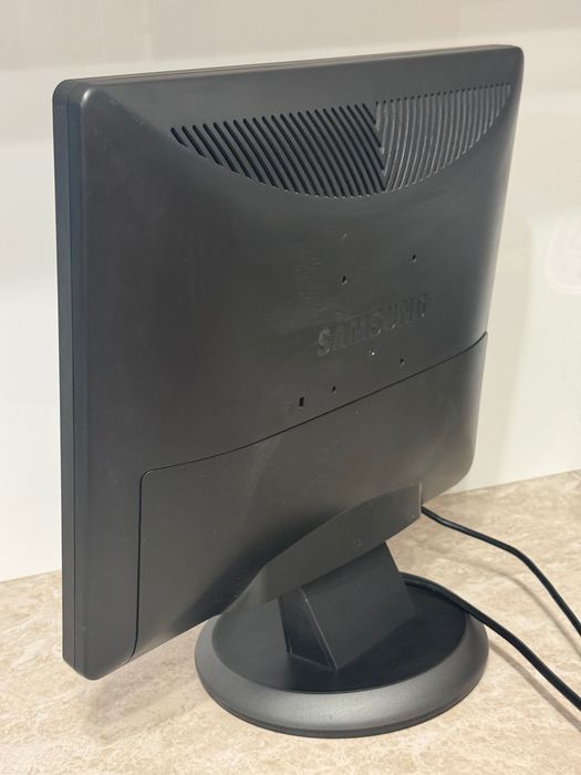 Монитор SAMSUNG 19in