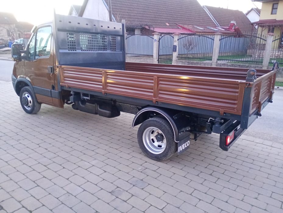 Iveco 35 c 15 basculabil 2011 Spania