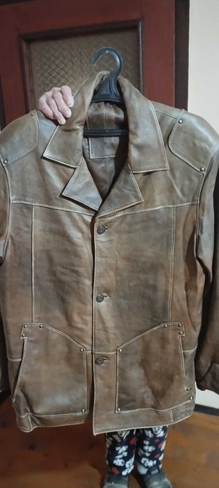 Кожено яке запазено