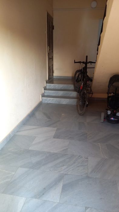 Продаю свою новую квартиру 3 комнат 1 этаж