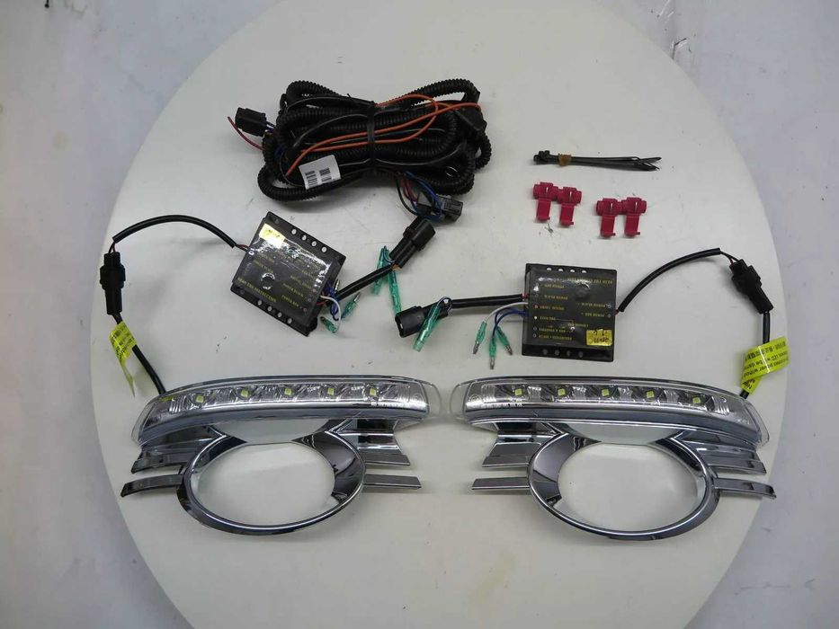 Капаци халогени с ЛЕД дневни светлини Мерцедес 204 LED Mercedes W203