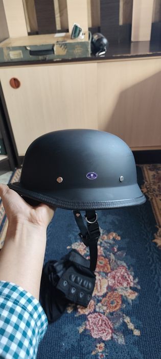 шлем на мотоцикл