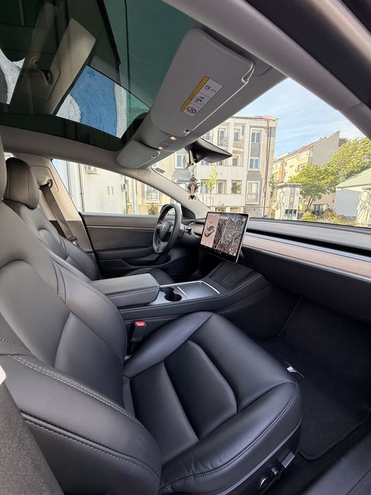 TESLA Model 3 2021 — imagine 5