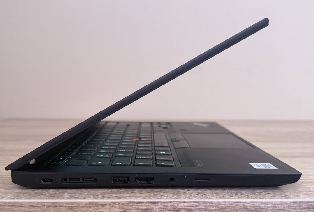 Lenovo Thinkpad T14 Gen1 CA NOU i5 10th 16GB ram 256GB ssd 14,2” FHD !