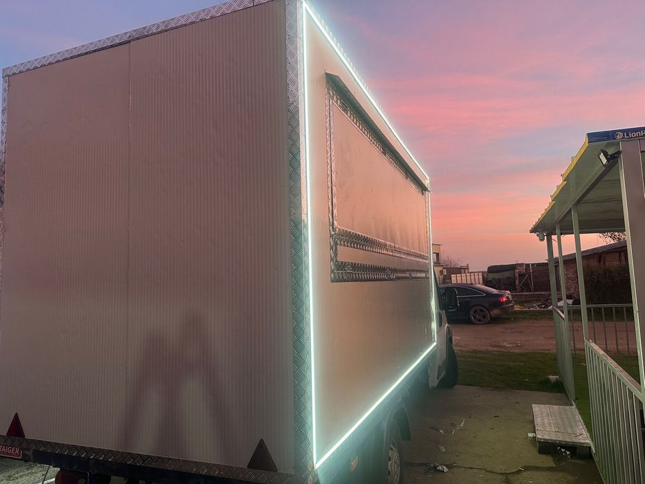 Изработка на каравани и търговски фургони за бързо хранене