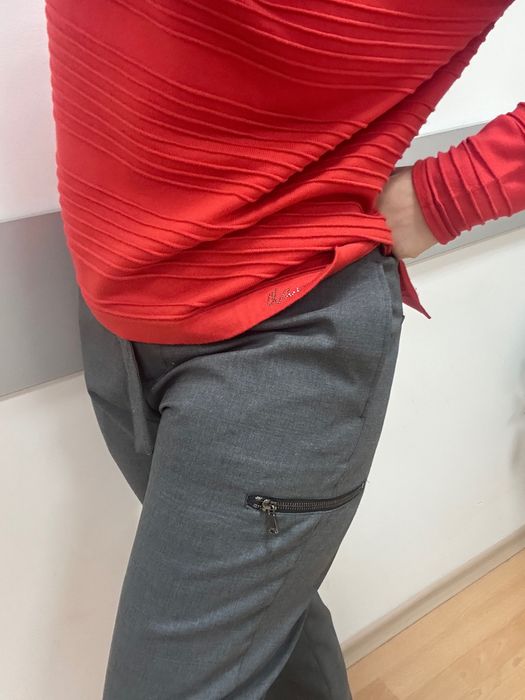 Хубав авангарден панталон в сиво