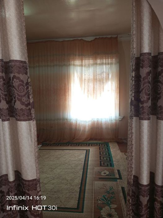 Hovli sotiladi 15 sotix.