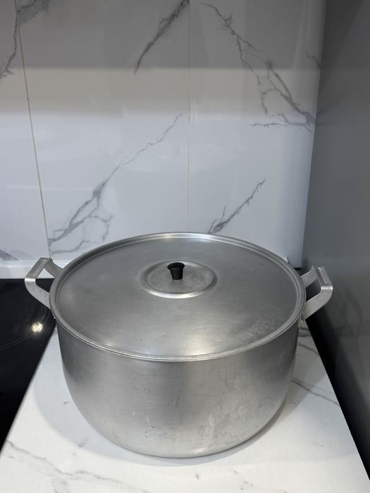 Кастрюля продается