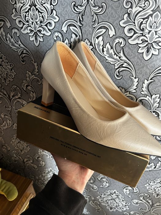 Продам новые туфли,39 размер