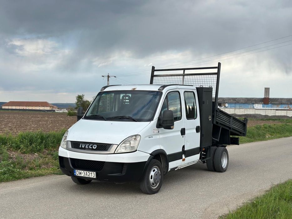 Iveco daily 2011 motor 3.0 basculabil  cu 7 locuri