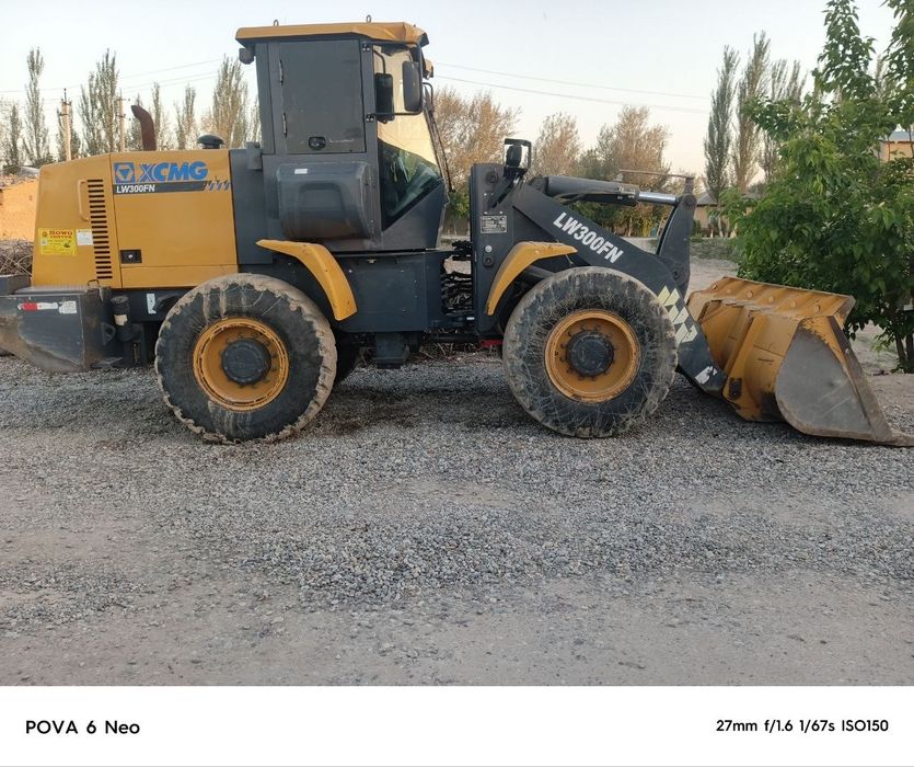 Погрузчик XCMG  сотилади. Йили 2021. Нархи 20 000 $.