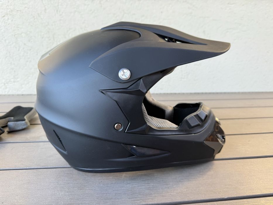 Casca cross trotineta atv , marimea 52-59 cm , NOU