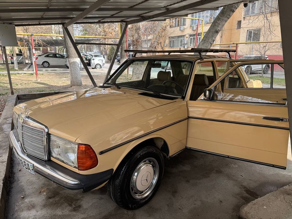 Мерседес 123 седан