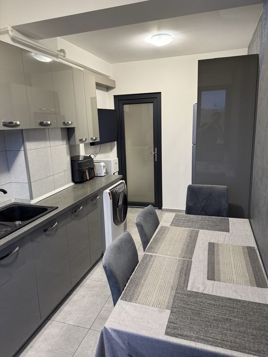 Apartament 3 camere, strada Caracal, Happy Residence