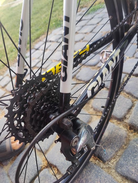 Giant Defy marime M furca carbon
