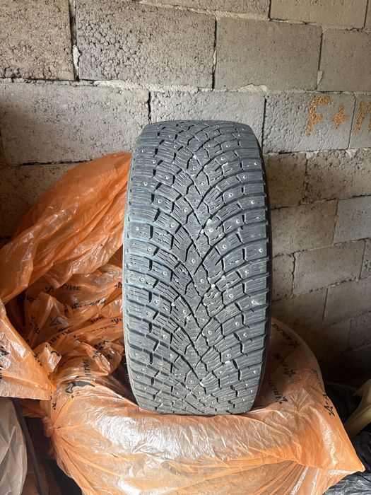 Продам шины зимние 245/45 р18
