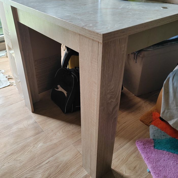 Vand masa extensibila si bufet.