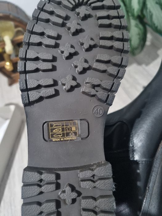 Cizme noi piele.