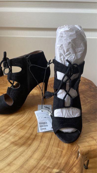 НОВИ естествен велур H&M сандали/ обувки размер 38