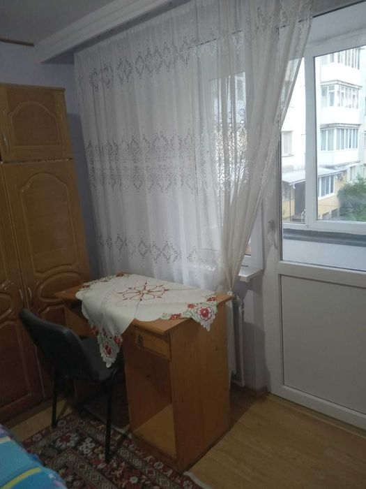 Piatra Neamt - Inchiriez camera din apartament la una sau doua eleve