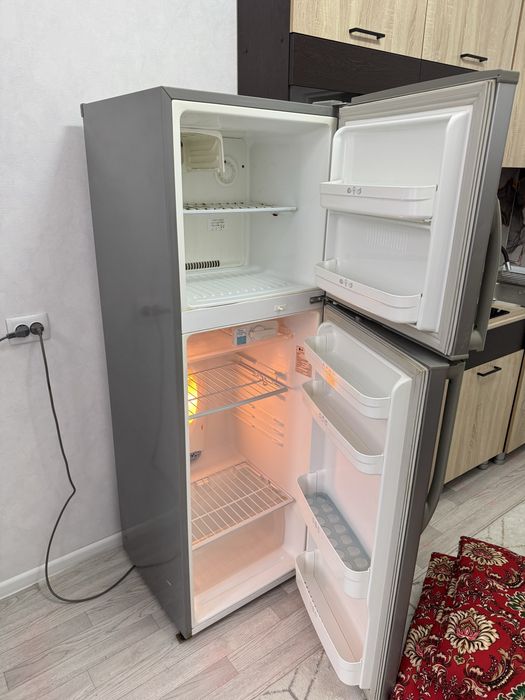 Продется холоидльник LG