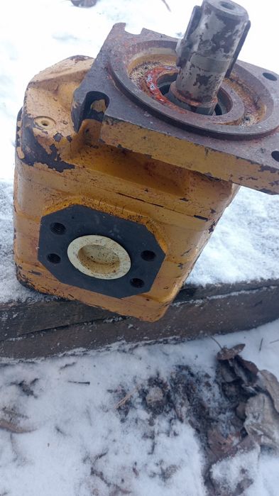 Носос рулевой от погрузчика