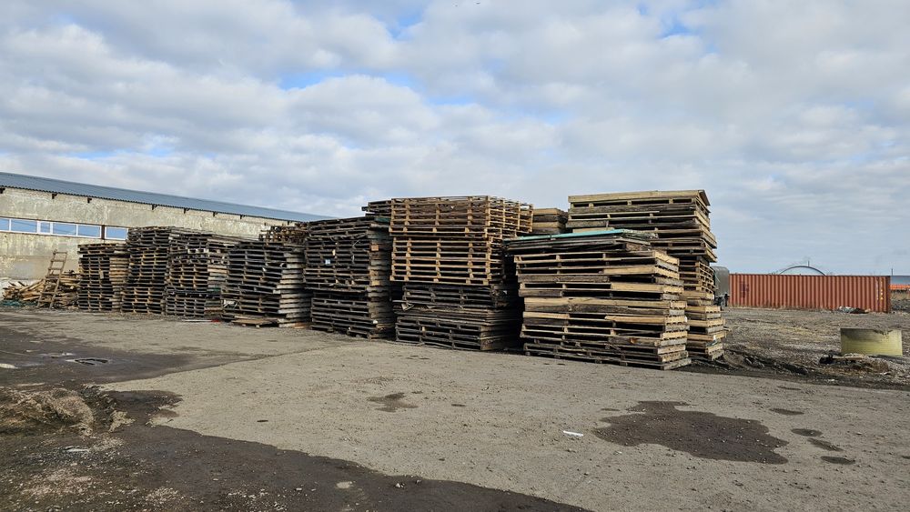 Поддоны  бу большие