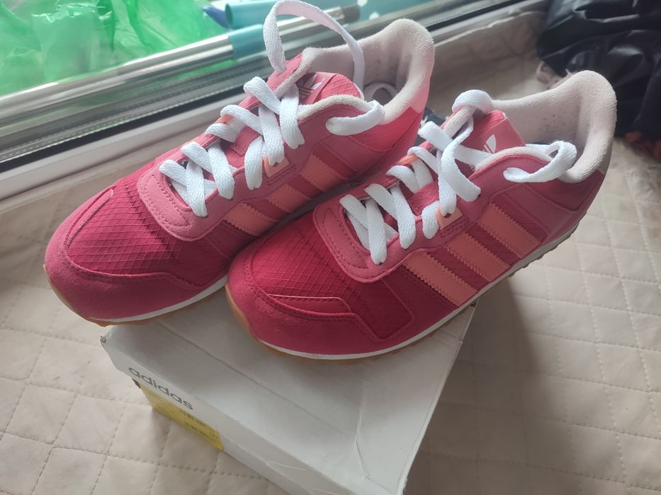 Кроссовки Adidas 35,5-36
