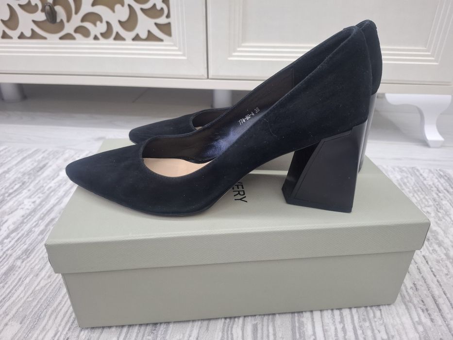 Продам женскую обувь рр 38