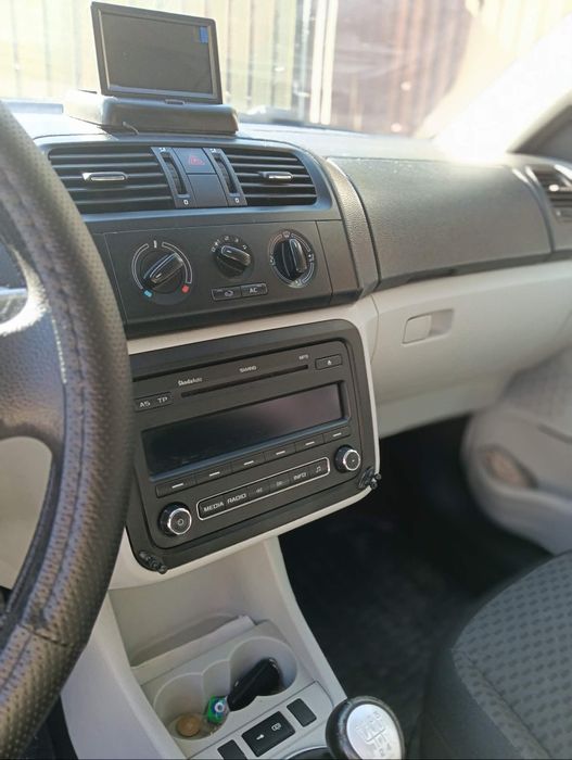 Vând Skoda roomster