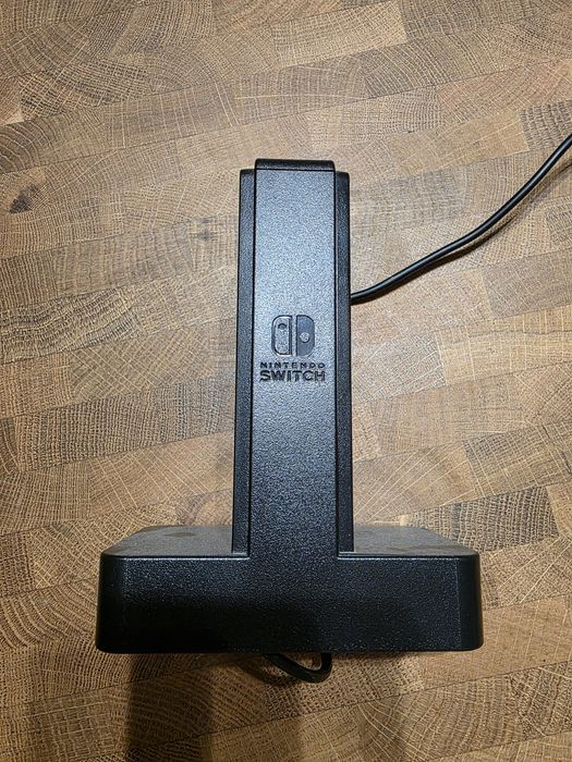 Nintendo switch заряднa станция за joy cons