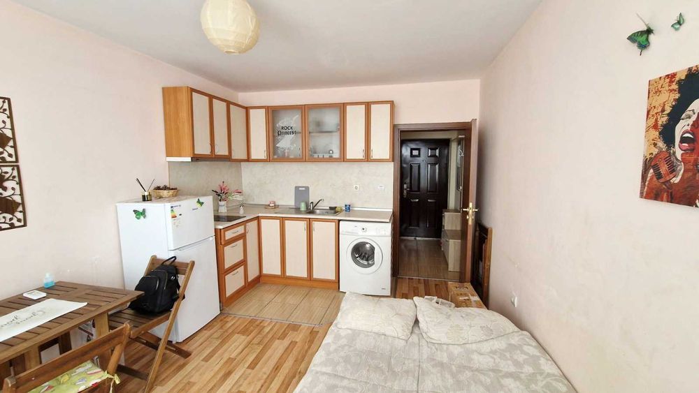 Дава се под наем Едностаен апартамент в Бургас, Лазур - 45 кв.м за 101741.94 € - Снимка #1