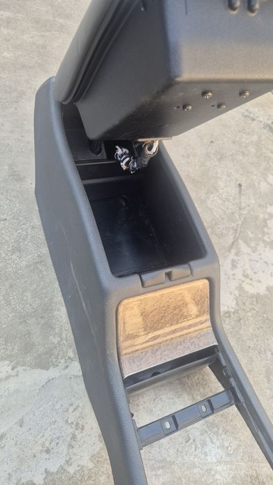 Подлокотник Мерс 210