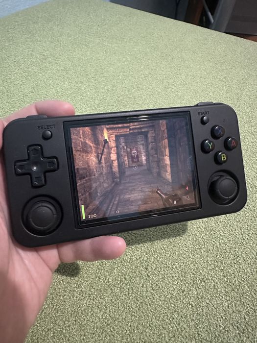 Игровая приставка с играми