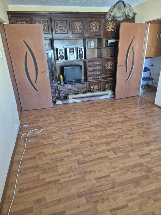 Apartament 2 camere de închiriat Pantelimon nr.126, vis-a-vis Biserica Capra