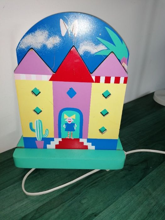 Veioza din lemn pentru copii