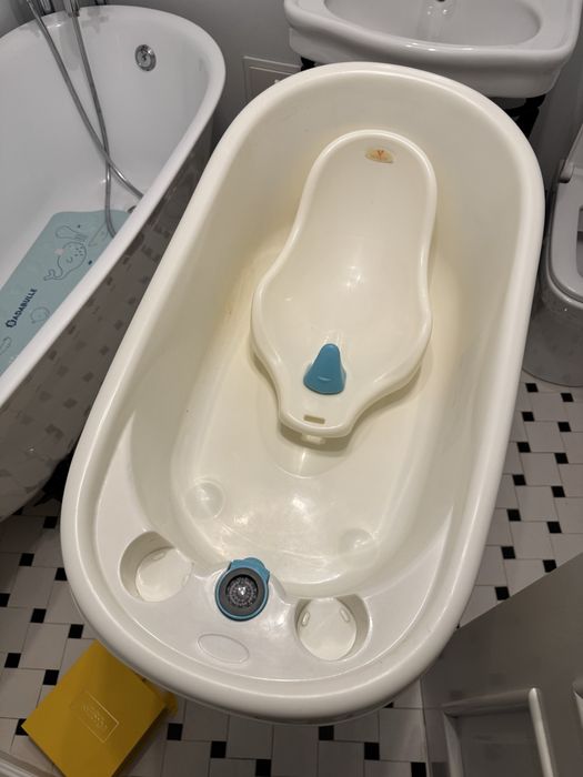 Cadita cu suport din metal - bonus salteluta de infasat