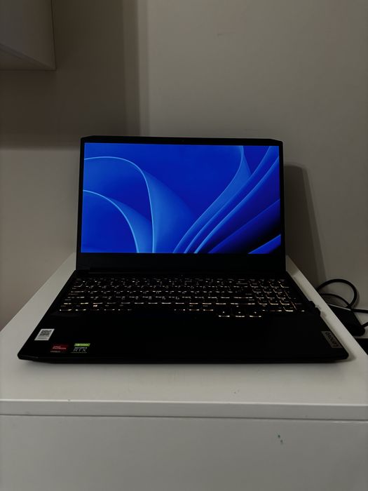 Laptop Lenovo в хубаво състояние
