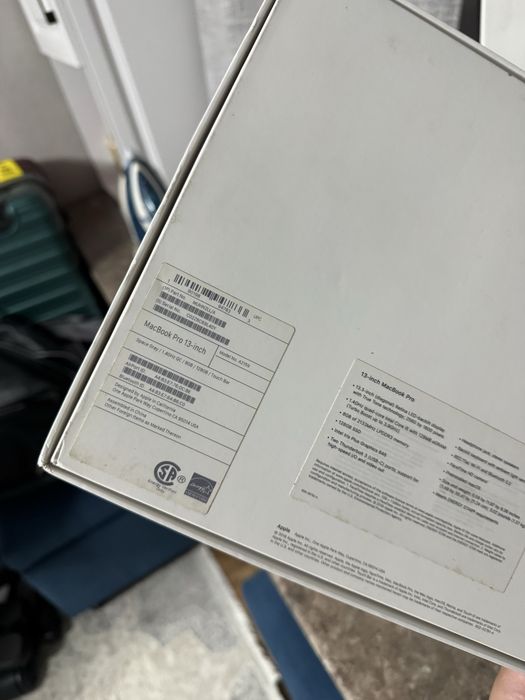 Продам Mackbook pro 2019 13-inch с touch bar
