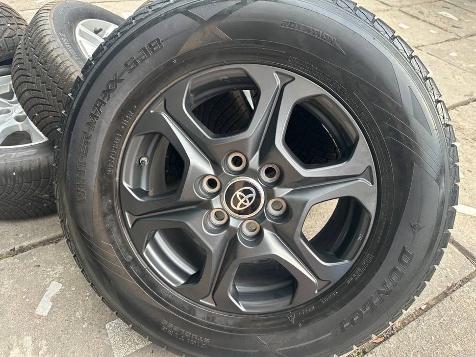 Toyota Land Cruiser 300 R18 оригинальные диски + шины 1500 км