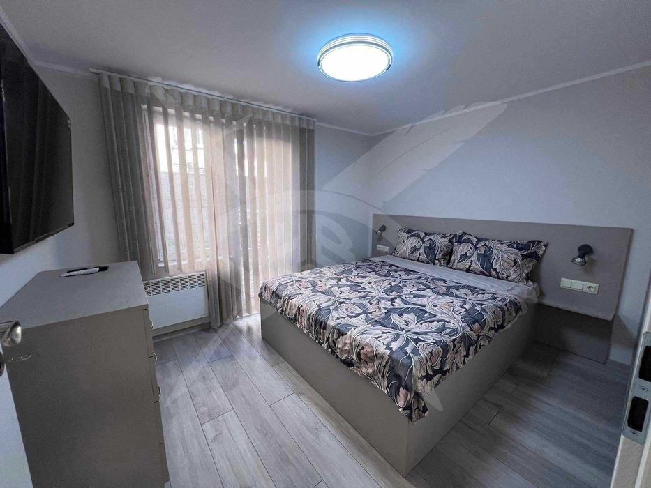 Дава се под наем Двустаен апартамент в Варна, Цветен квартал - 70 кв.м за 600 € - Снимка #2