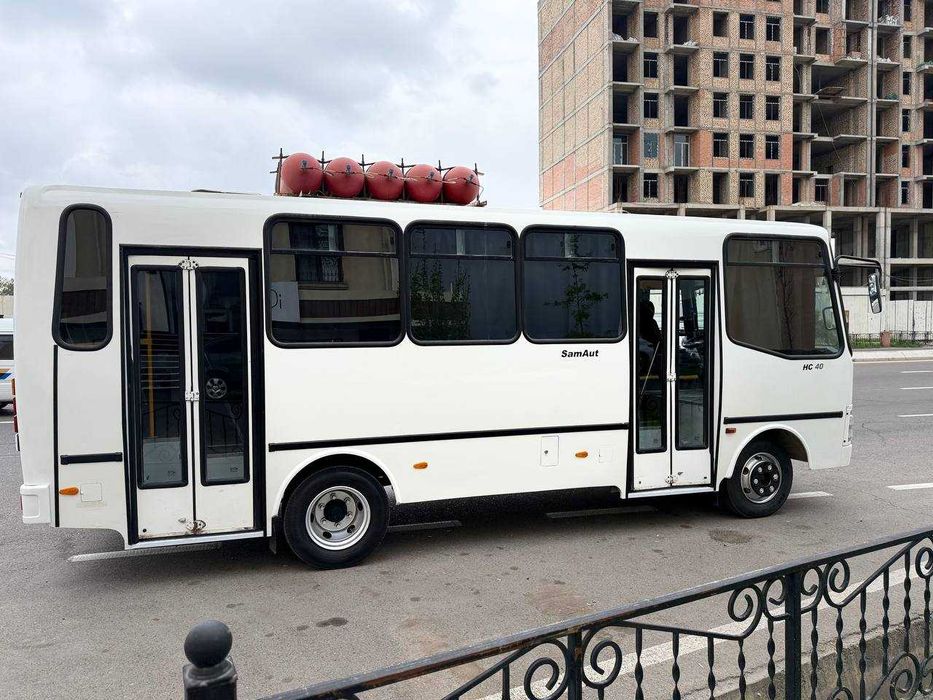 ISUZU SAZ HC40 автобус