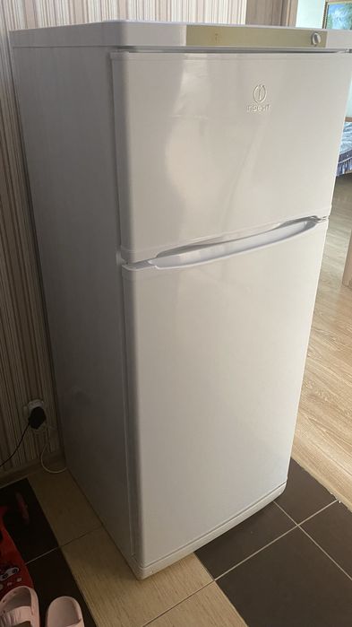 Холодильник , indesit
